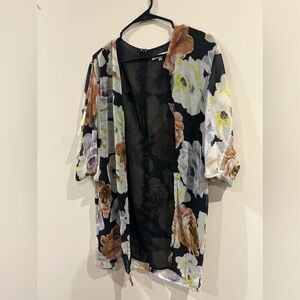 Dark floral flowy kimono/cardigan